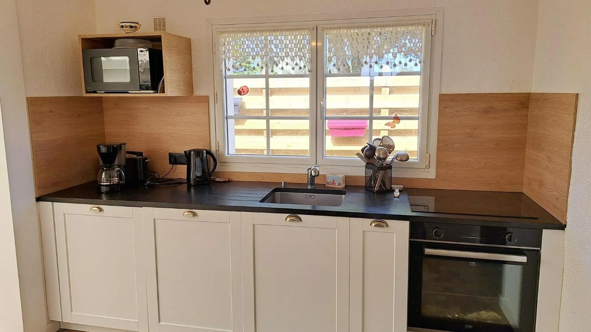 Charming Holiday Home In A Top Location By The Sea Guissény 프랑스